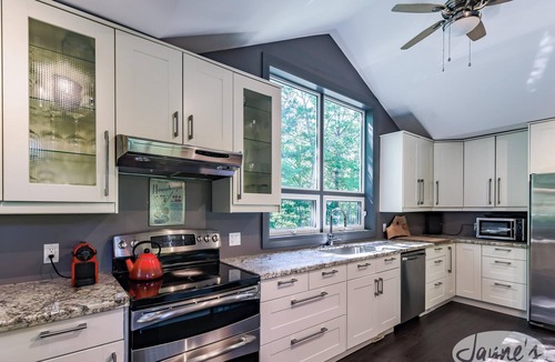 Gravenhurst Cottage | 4 bedrooms, 3 baths, Silver Lake, Gravenhurst, Newly Renovated!