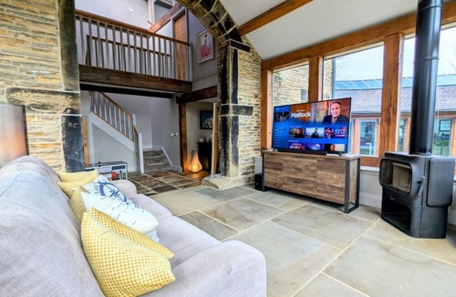 Honley House | 4 Bedrooms 4 En suites HotTub Pool Table