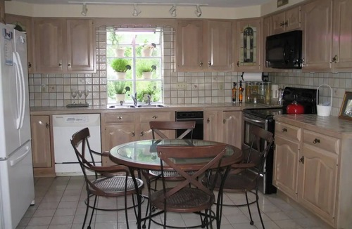 North Carver House | 4 Bedrooms, 7 Beds, 3 Baths