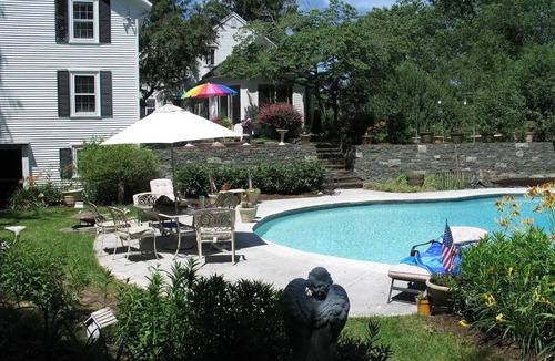 North Carver House | 4 Bedrooms, 7 Beds, 3 Baths