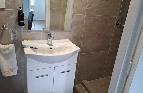 Auckland Apartment | 4 Bedrooms Apartment