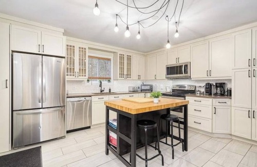 Mandeville House | 4 bedrooms · Lake · Pool table · Fireplace