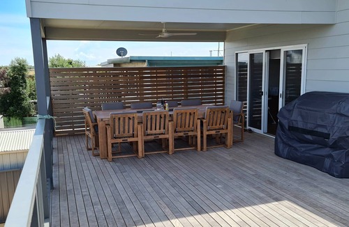 Coronet Bay House | 4 bedrooms, large deck, park views