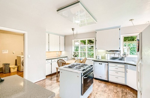 North Gresham House | 4-bedrooms single level, Long term welcome PDX, Edgefield, Gresham Troutdale
