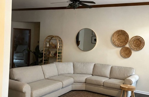 Merriam House | 4 bedrooms, sleeps 8, 13 minutes from downtown KC.