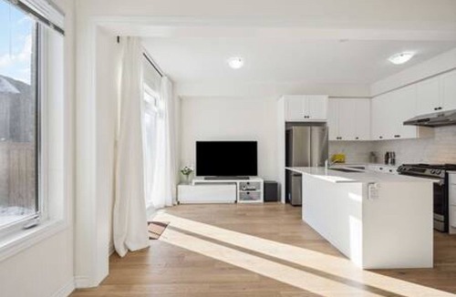 Whitby House | 4 Bedrooms with Modern Amenities