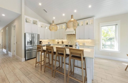 Anna Maria House | 4 Beds 4.5 Bath with Pool 3 Blocks to Beach