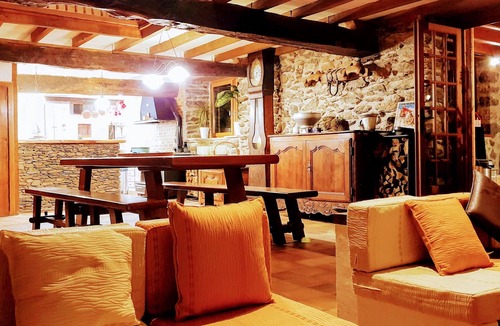 Louvie-Soubiron Villa | 4* Bergerie with panoramic view and private infinity pool