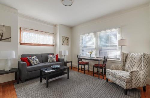 Poets Corner Apartment | 4 - Berkeley Private Apartment with Parking & Laundry