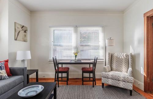 Poets Corner Apartment | 4 - Berkeley Private Apartment with Parking & Laundry