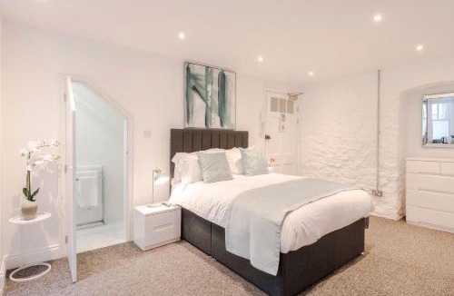 Bristol Apartment | 4 Berkeley Square I Boutique Apartments