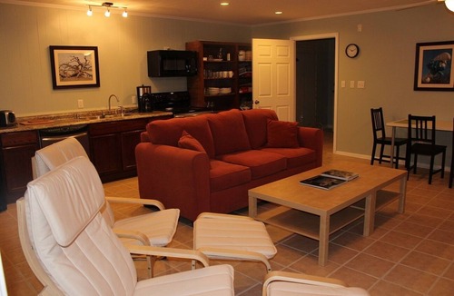 St. Marys Cottage | 4 Blocks From Waterfront & Downtown Dining - Pet/Pup Friendly + 2 Adult Bikes