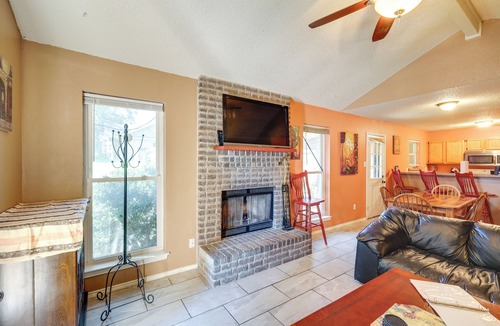 Central Arlington House | 4 Blocks to AT&T Stadium: 'Entertainment Central!'