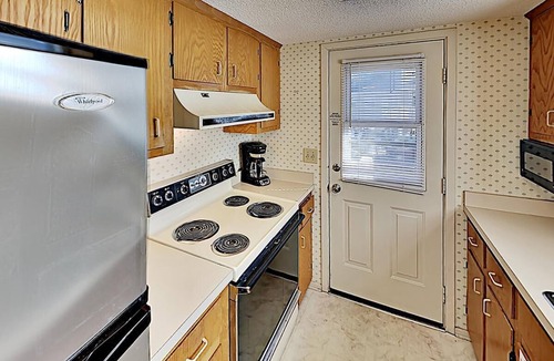 Myrtle Beach Cottage | 4 Blocks to the Beach Sunny Cottage Outdoor Pool