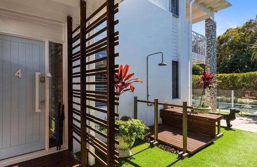 Mount Coolum House | 4 Boardrider Crescent