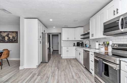 Ocala House | 4 BR/2 BA, Private HEATED Pool, Split Floor Plan, 2 King Beds, Yard, 2218 SQ FT!