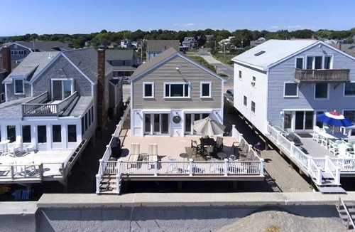 Scituate House | 4 BR/2 Bath beach house. Beachfront. Walking distance to Scituate Harbor!