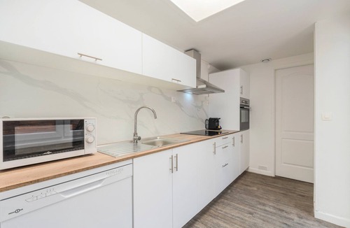 Roubaix Apartment | 4 BR & 4 bathroom house close to Parc Barbieux