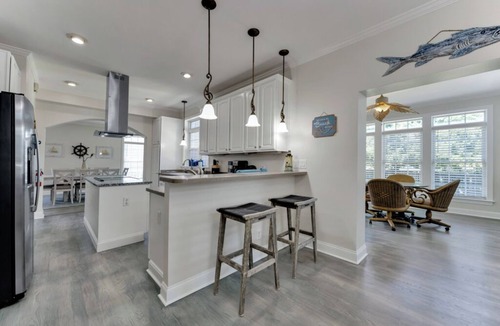 East Ocean View House | 4 BR Beach Retreat - 2 Suites - Dogs Welcome