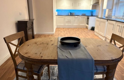 Lakenheath House | 4 - BR - Bungalow in Lakenheath