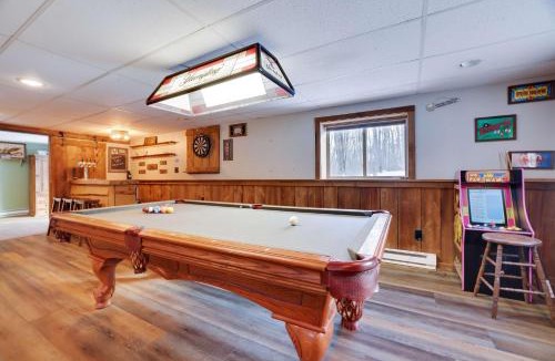 Tobyhanna House | 4 Br Cozy Cabin Sleeps 8 Pool Table Arcade Beach