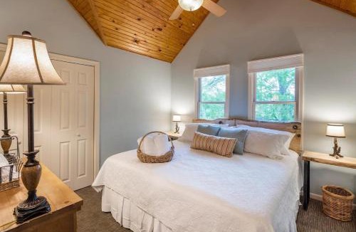 Camdenton House | 4 BR Home on the 17th Green at Old Kinderhook