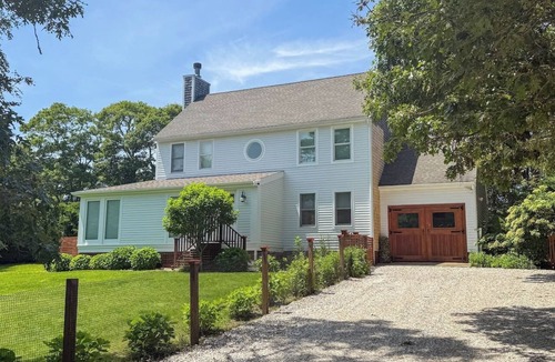 Lagoon Heights House | 4-BR, Hot tub, Wifi, AC, Fire pit. No Pets.