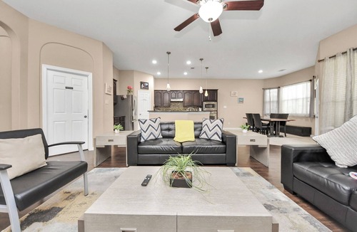 Katy House | 4 BR House Home Away Haven Near Katy Mills