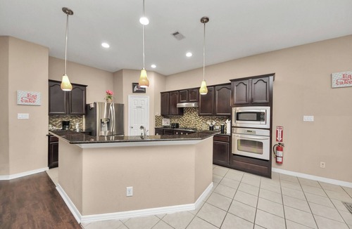 Katy House | 4 BR House Home Away Haven Near Katy Mills