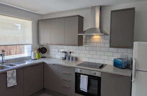 Wyken Apartment | 4 BR House | Unli Parking | Bathtub