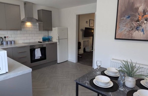 Wyken Apartment | 4 BR House | Unli Parking | Bathtub