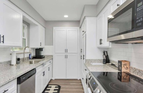 Friendswood House | 4 BR Luxury Home in Friendswood