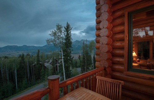 Mountain Village Ski Chalet | 4 BR Mountain Village Luxury Log Home - Great Views, Sleeps 10/11