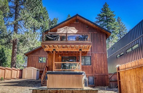 Kings Beach House | 4 BR Retreat with Lakeview and Hot Tub