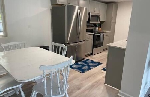 Athens House | 4-BR Spacious House by the River w/Backyard & BBQ