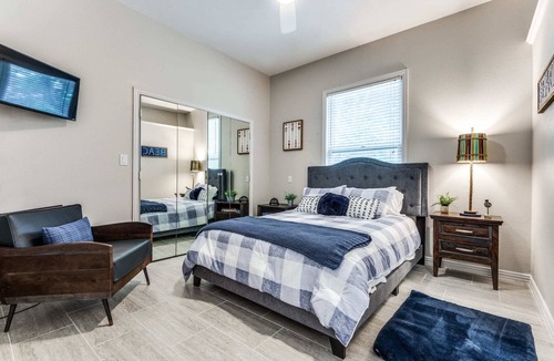 Lakewood Village House | 4-BR Waterfront | Pool, Kayak, Paddleboard & More