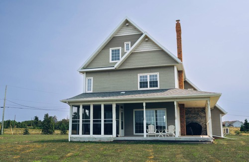 West Covehead House | 4 br Waterfront Home on 2 acres. Unforgettable Sunsets, Close to Brackley Beach
