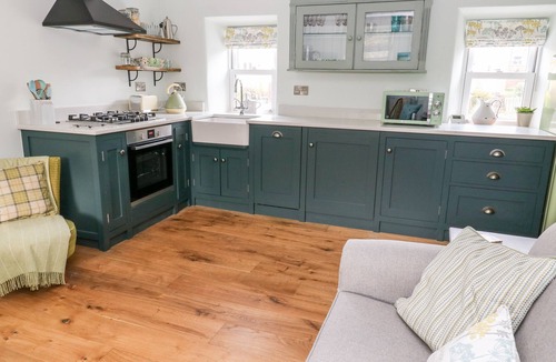 Barnoldswick Cottage | 4 CASTLE VIEW, pet friendly in Barnoldswick