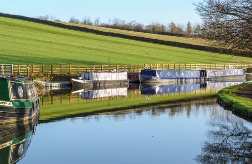 Barnoldswick Cottage | 4 CASTLE VIEW, pet friendly in Barnoldswick