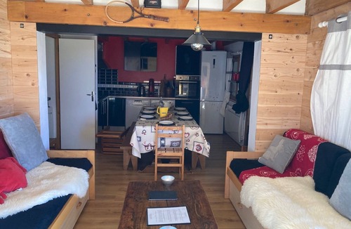 Ustou Apartment | 4 Chambres: 85 m2 + 35 m2 de Terrasse sur les Pistes: de 8 a 12 Personnes