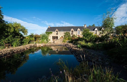 Neant-sur-Yvel House | 4 character gites