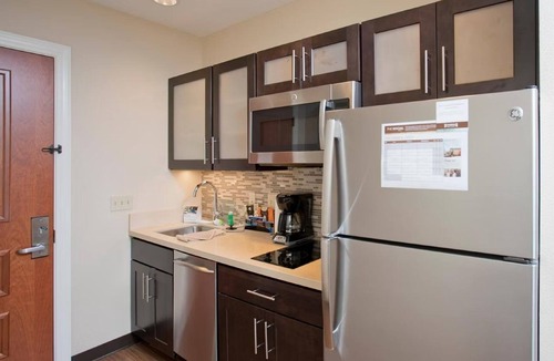 Downtown Baltimore Hotel | 4 Charming Suites for Unforgettable Stay w/Kitchen - Pets Allowed!