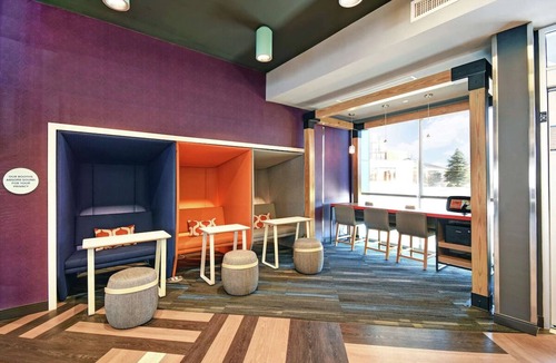 South Portland House | 4 Comfortable Rooms w/Free Shuttle, Hot Breakfast & Pool Table