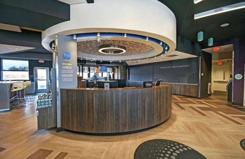 South Portland House | 4 Comfortable Rooms w/Free Shuttle, Hot Breakfast & Pool Table