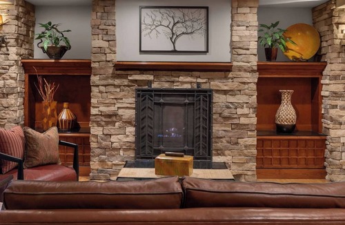 Sacramento Hotel | 4 Comfortable Suites w/Full Kitchen & Daily Fresh Cookies in Sacramento