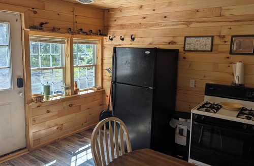 South Rutland House | #4 Cozy private for couples, Tug Hill C5a trail .Only 11 miles off 81 exit 131