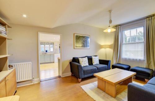 Martlesham Heath House | 4 Doric Place