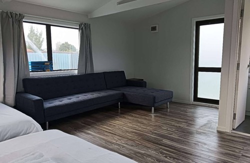 Kawaha Point Ski Chalet | 4 Double Beds and 2 Sofa Bed chalet