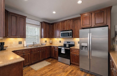 Branson House | 4 Ensuites, Championship Golf, Pool, Hottub, 30ft Patio with Outdoor Dining.