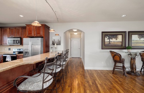 Branson House | 4 Ensuites, Championship Golf, Pool, Hottub, 30ft Patio with Outdoor Dining.